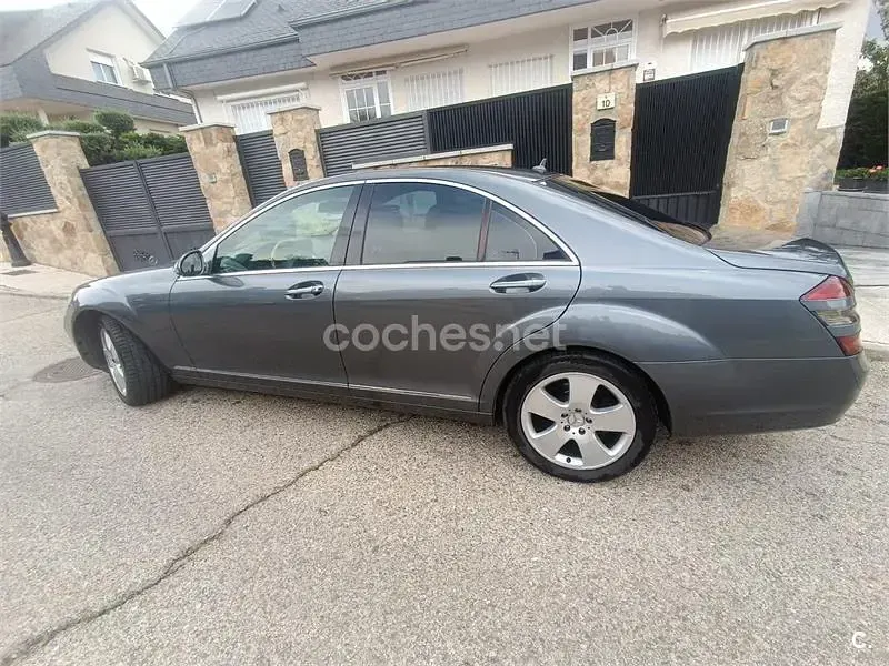 Usado Mercedes S320 235 CV (172 kW) 2009 Gris / plata Berlina