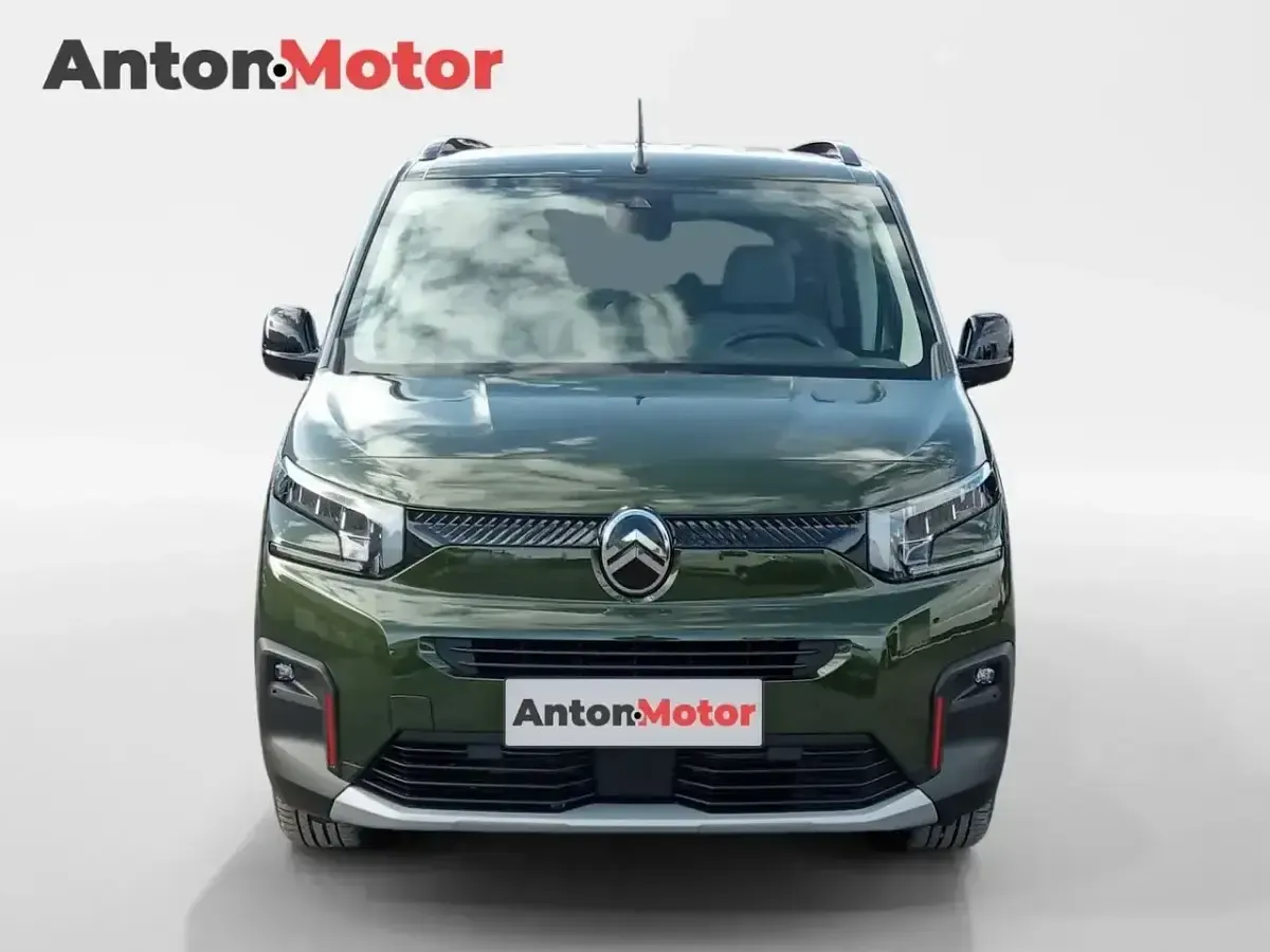 Uusi Citroën Berlingo 130 HP (95 kW) 2025 Vihreä Tila-auto