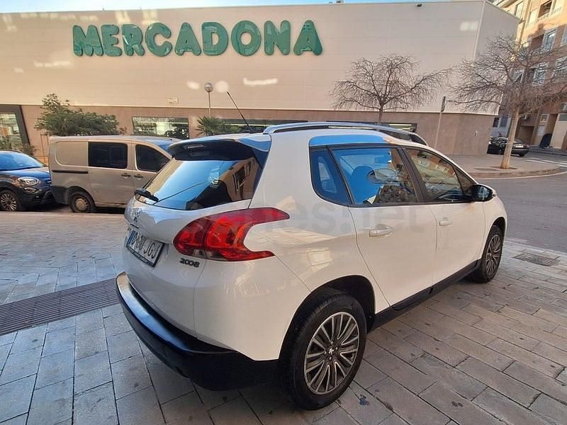 Usado Peugeot 2008 Active 100 CV (73 kW) 2016 Blanco SUV