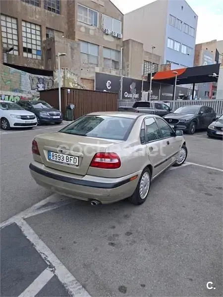 Usado Volvo S40 109 CV (80 kW) 2001 Beige Berlina