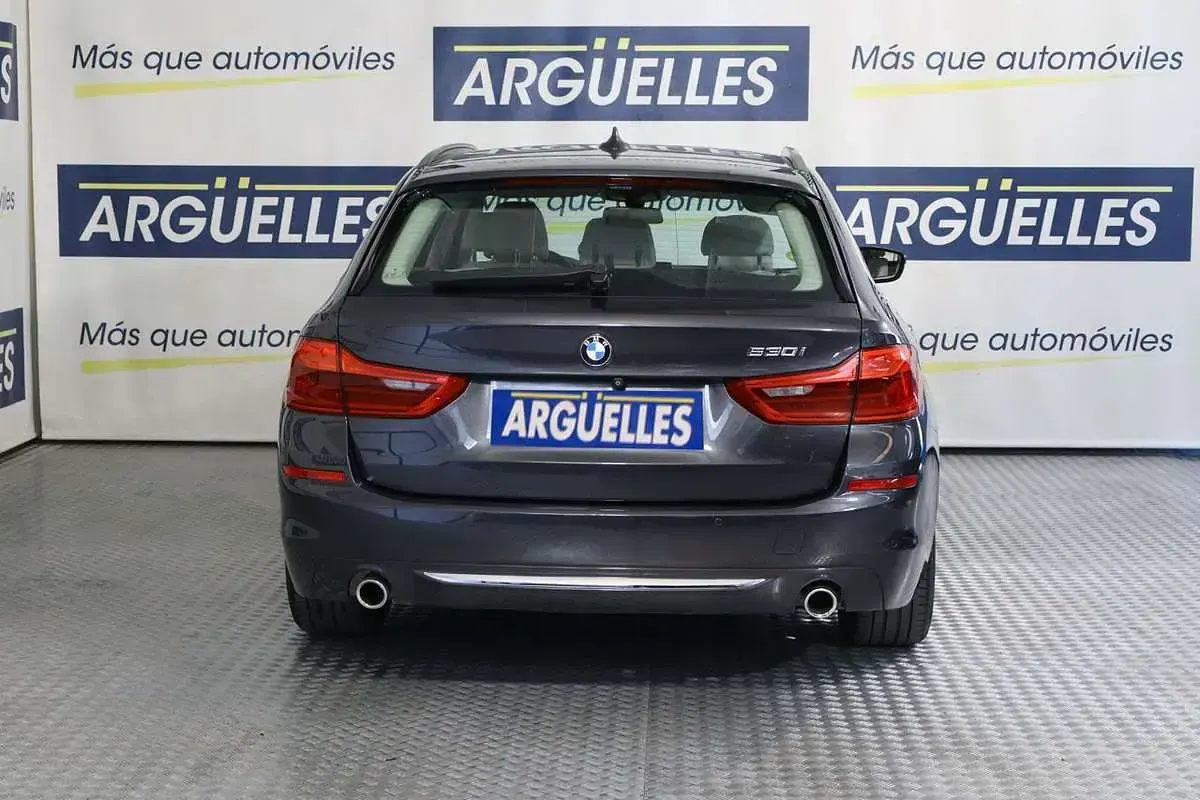 Usado BMW 528 Luxury Line 245 CV (180 kW) 2019 Gris Berlina