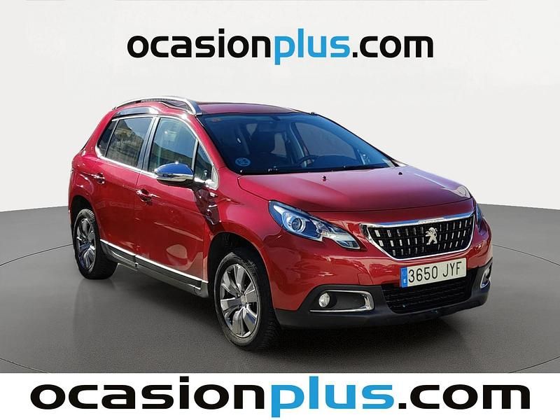 Usado Peugeot 2008 Style 110 CV (80 kW) 2017 Rojo SUV