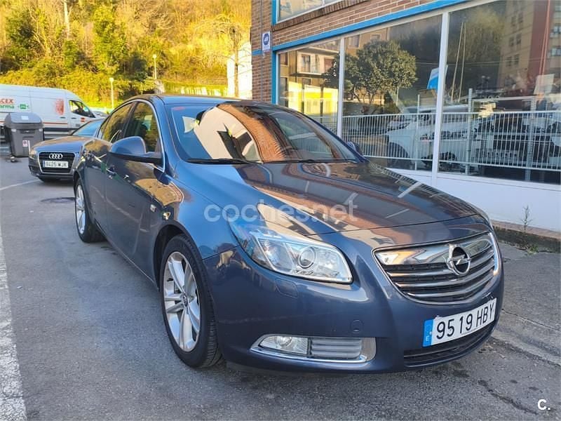 Usado Opel Insignia Sport 160 CV (117 kW) 2011 Azul Berlina