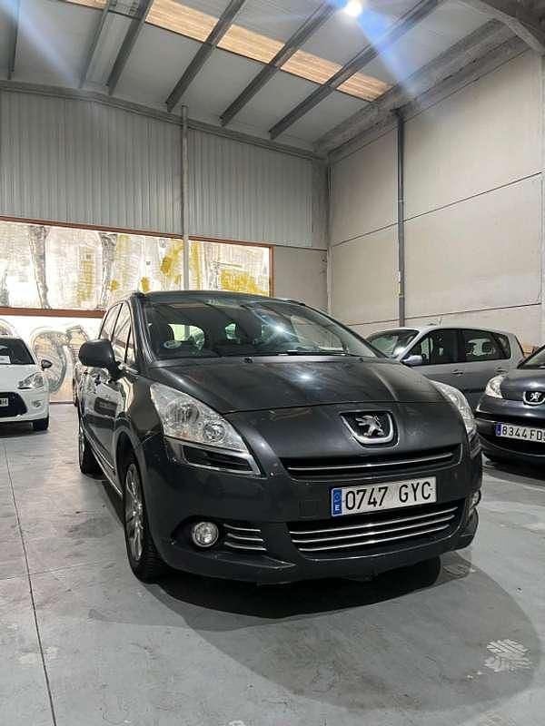 Gris Usado 2010 Peugeot 5008 Sport Monovolumen | 5800 € (Precio justo) - Imagen 1/4