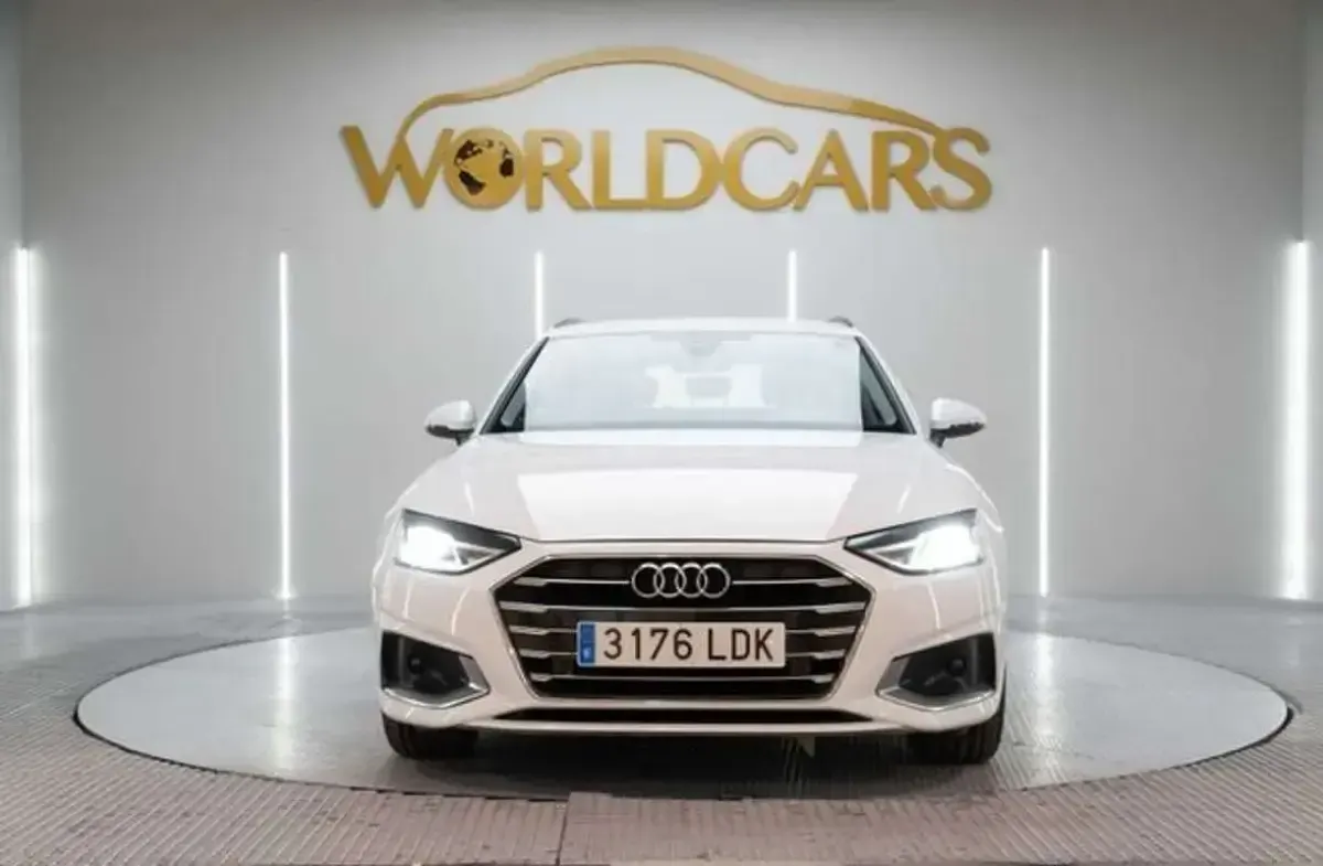 Usado Audi A4 Advanced Plus 163 CV (119 kW) 2019 Blanco Familiar