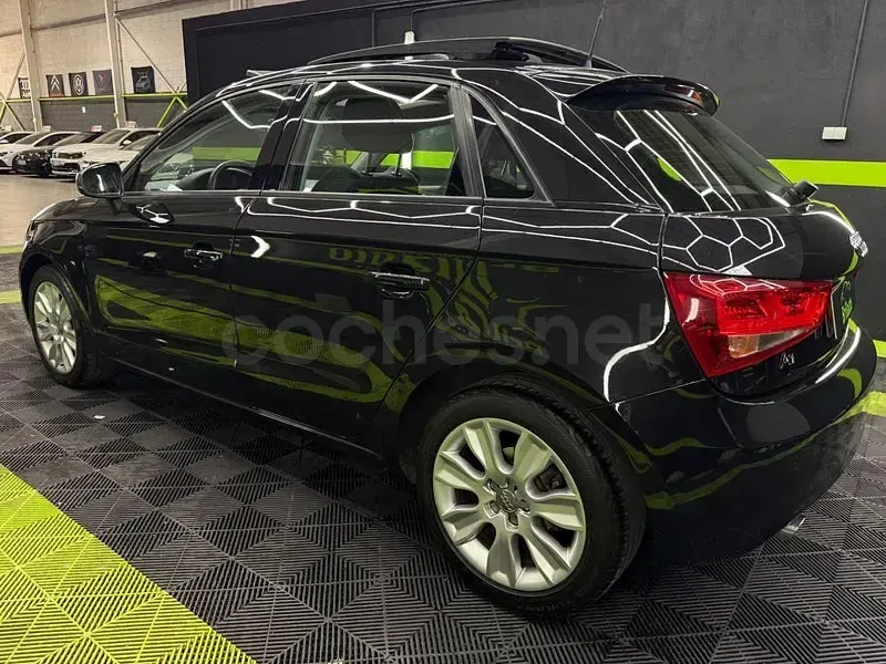 Usado Audi A1 Sportback Ambition 90 CV (66 kW) 2012 Negro Utilitario