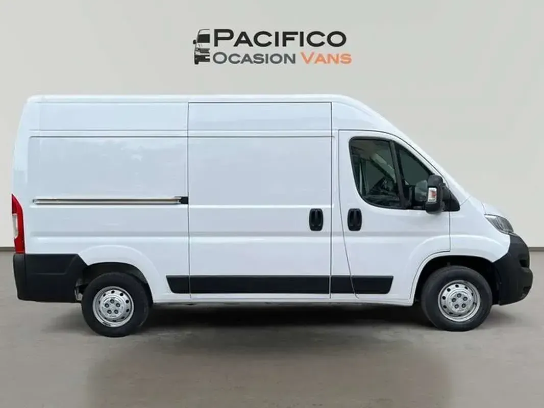 Usado Citroën Jumper 120 CV (88 kW) 2021 Blanco Monovolumen