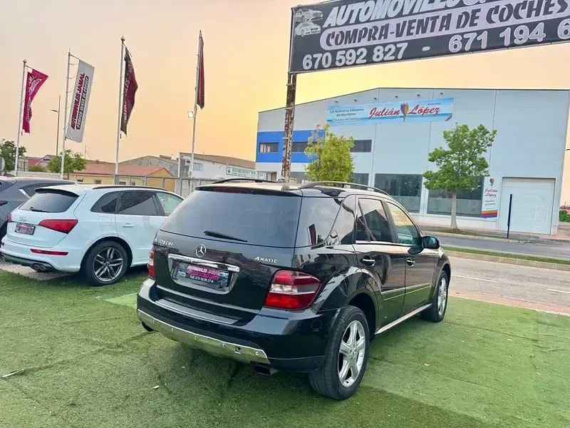 Usado Mercedes ML320 224 CV (164 kW) 2007 Negro SUV