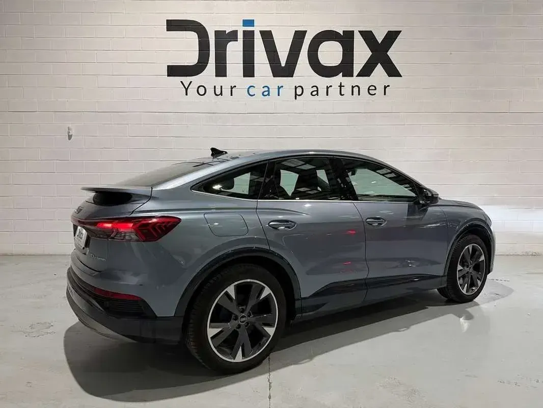 Usado Audi Q4 e-tron Premium 150 kW (204 CV) 2022 Gris SUV