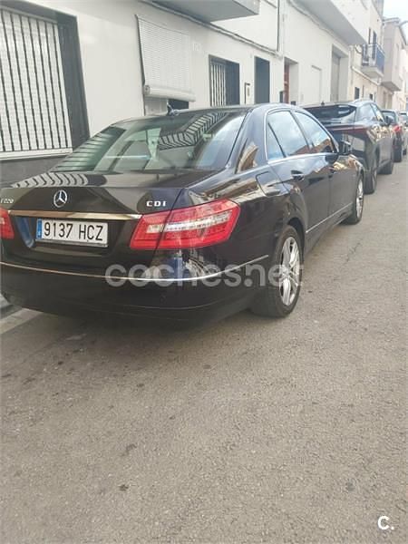 Usado Mercedes E220 Elegance 170 CV (125 kW) 2011 Negro Berlina