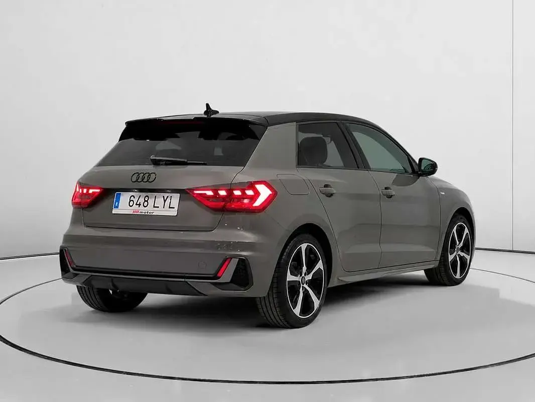 Usado Audi A1 Sportback 110 CV (80 kW) 2022 Gris Utilitario