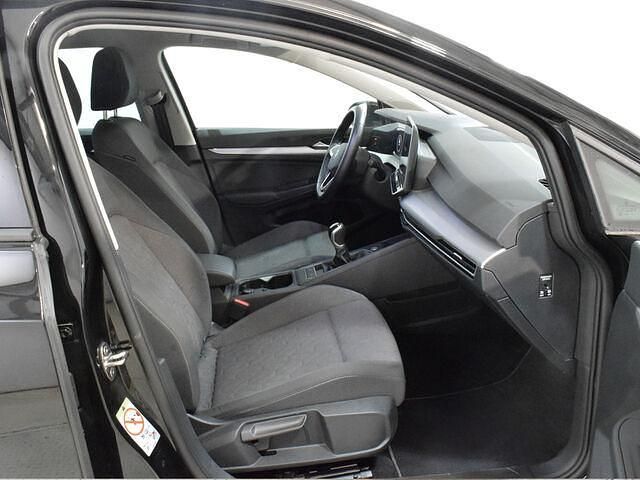 Usado VW Golf VIII Life 115 CV (84 kW) 2025 Negro Berlina