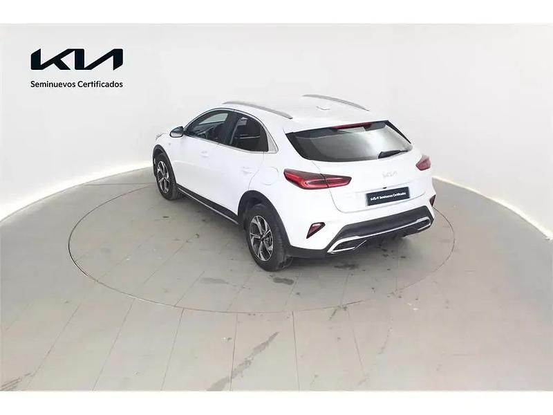 Usado Kia XCeed 100 HP (73 kW) 2025 Branco SUV