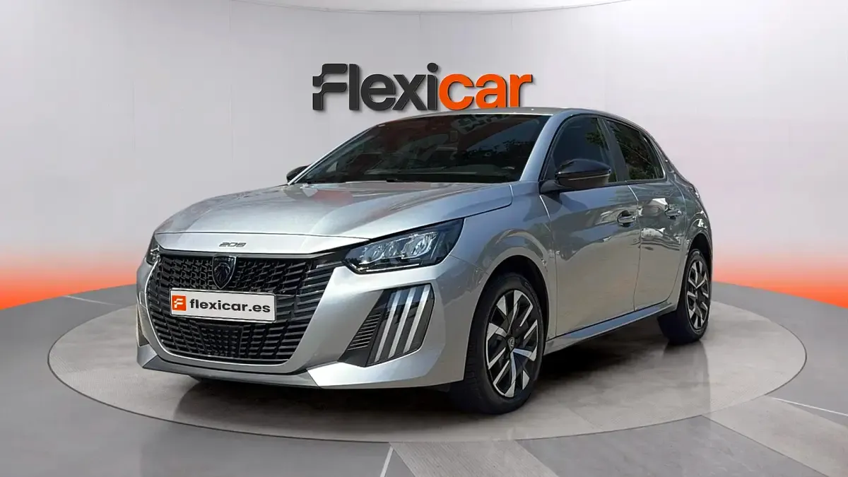 Usado Peugeot 208 Allure 101 CV (74 kW) 2025 Gris Utilitario