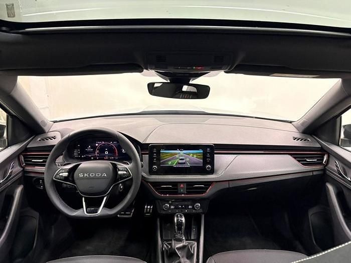 Usado Skoda Kamiq Monte Carlo 150 CV (110 kW) 2025 Gris plata SUV