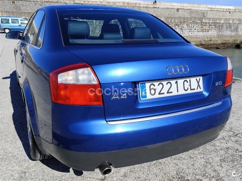 Usado Audi A4 S-Line 130 CV (95 kW) 2003 Azul Berlina