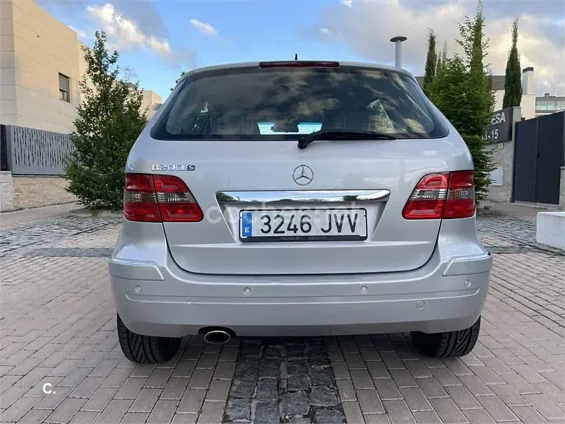 Usado Mercedes B200 136 CV (100 kW) 2006 Gris / plata Monovolumen