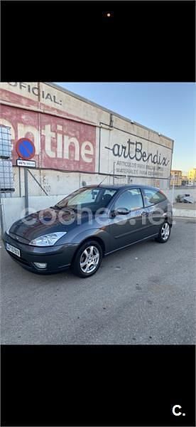 Usado Ford Focus Trend 100 CV (73 kW) 2002 Negro Berlina