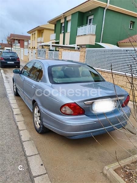 Usado Jaguar X-type Classic 130 CV (95 kW) 2004 Gris / plata Familiar