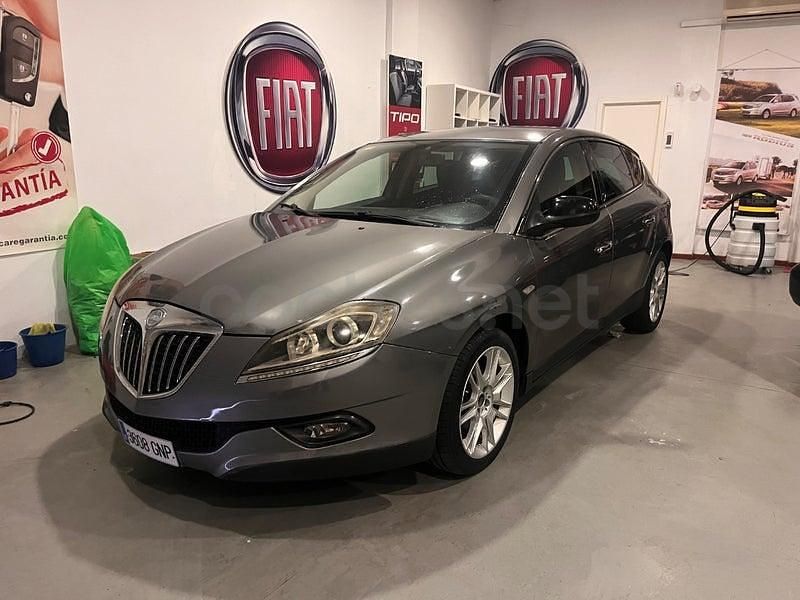 Usado Lancia Delta 165 CV (121 kW) 2010 Gris / plata Utilitario