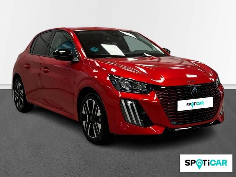 Usado Peugeot 208 Allure 100 CV (73 kW) 2024 Rojo Utilitario