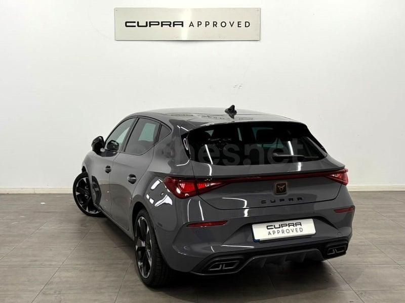 Usado Cupra Leon 150 CV (110 kW) 2024 Gris / plata Berlina