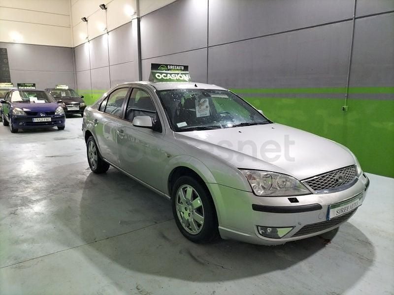 Usado Ford Mondeo Ghia 130 CV (95 kW) 2007 Gris / plata Berlina