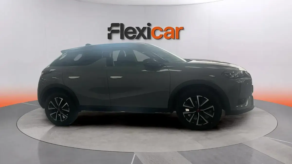 Usado DS Automobiles DS3 Crossback Performance 131 CV (96 kW) 2023 Gris SUV