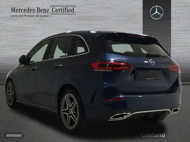 Usado Mercedes B250e AMG line 218 CV (160 kW) 2020 Azul Utilitario