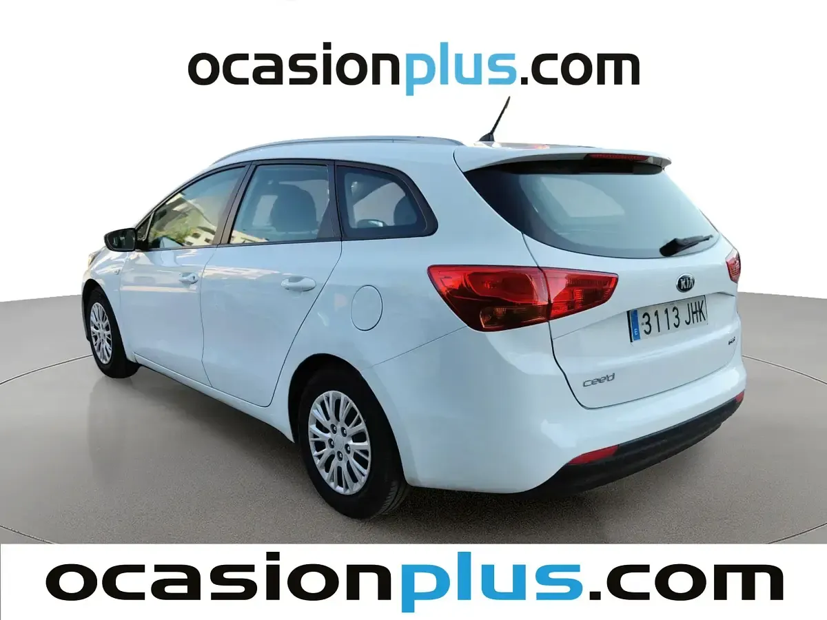Usado Kia Ceed GT 110 CV (80 kW) 2015 Blanco Familiar
