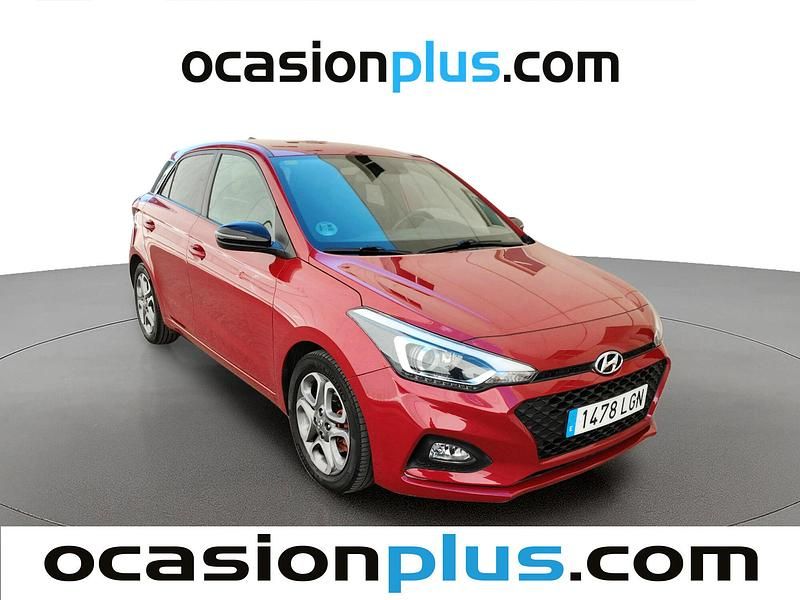 Usado Hyundai i20 100 CV (73 kW) 2020 Rojo Utilitario