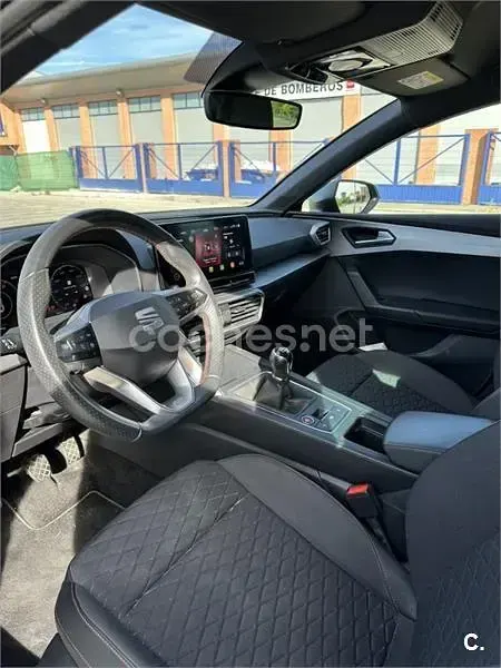Usado Seat Leon FR 150 CV (110 kW) 2020 Negro Berlina