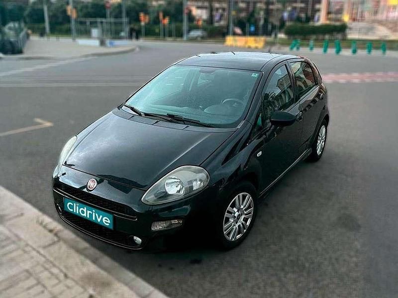 Usado Fiat Punto Easy 69 CV (50 kW) 2015 Negro Berlina