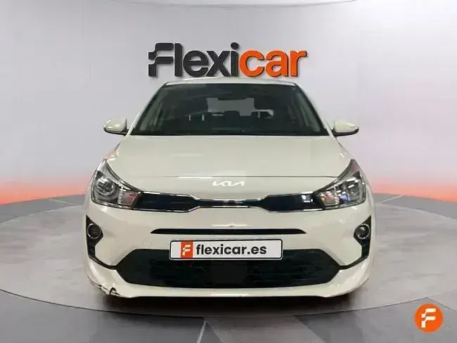 Usado Kia Rio 100 CV (73 kW) 2023 Blanco