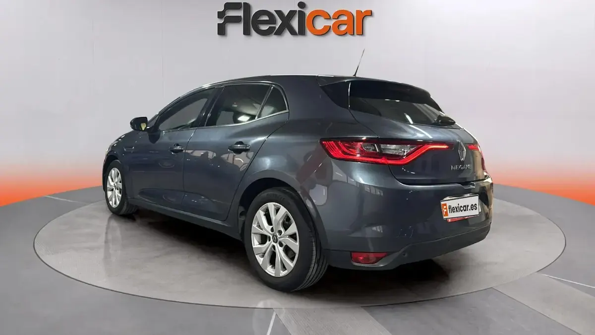 Usado Renault Mégane LIMITED 140 CV (102 kW) 2020 Gris Berlina