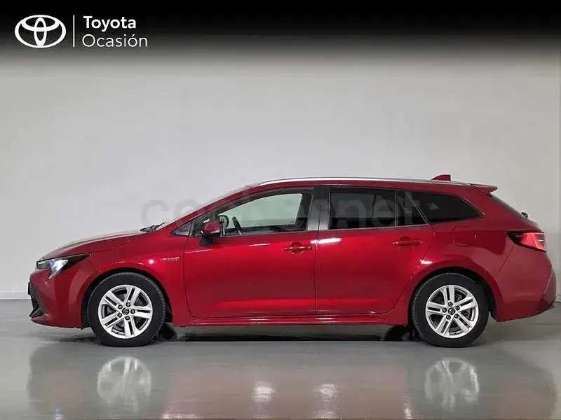 Usado Toyota Corolla Active 122 CV (89 kW) 2020 Granate Familiar