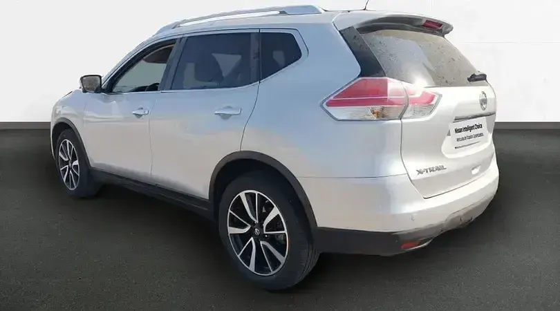 Usado Nissan X-Trail Tekna 131 CV (96 kW) 2014 Plata tecno metalizado SUV