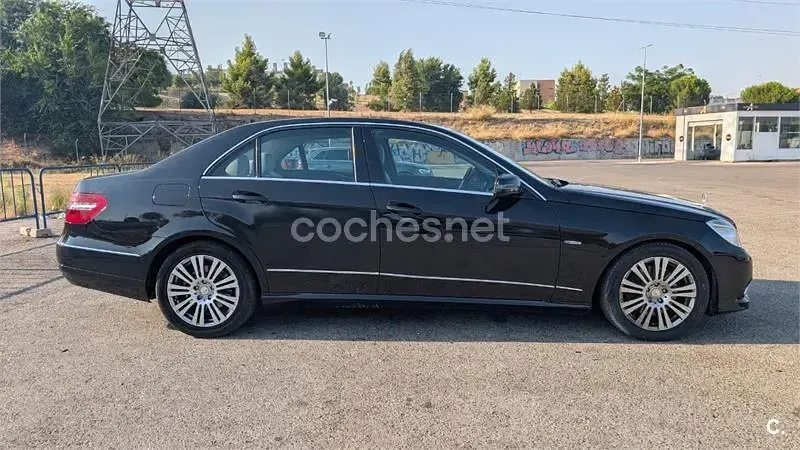 Usado Mercedes E250 Elegance 204 CV (150 kW) 2009 Negro Berlina