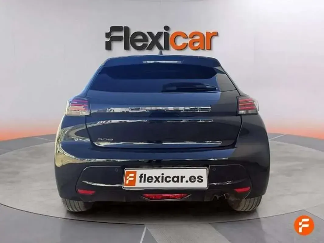 Usado Peugeot 208 Allure 101 CV (74 kW) 2025 Negro Utilitario