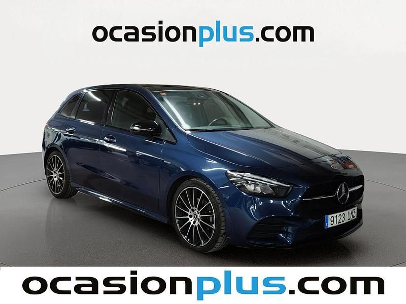 Usado Mercedes B180 AMG 136 CV (100 kW) 2021 Azul Monovolumen
