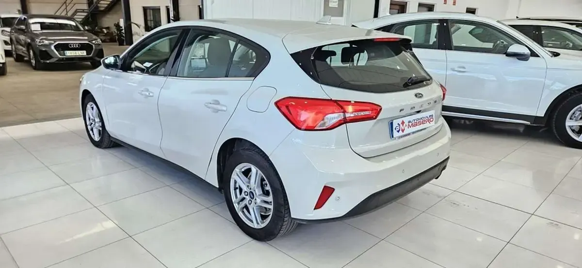Usado Ford Focus Trend+ 120 CV (88 kW) 2022 Blanco Utilitario