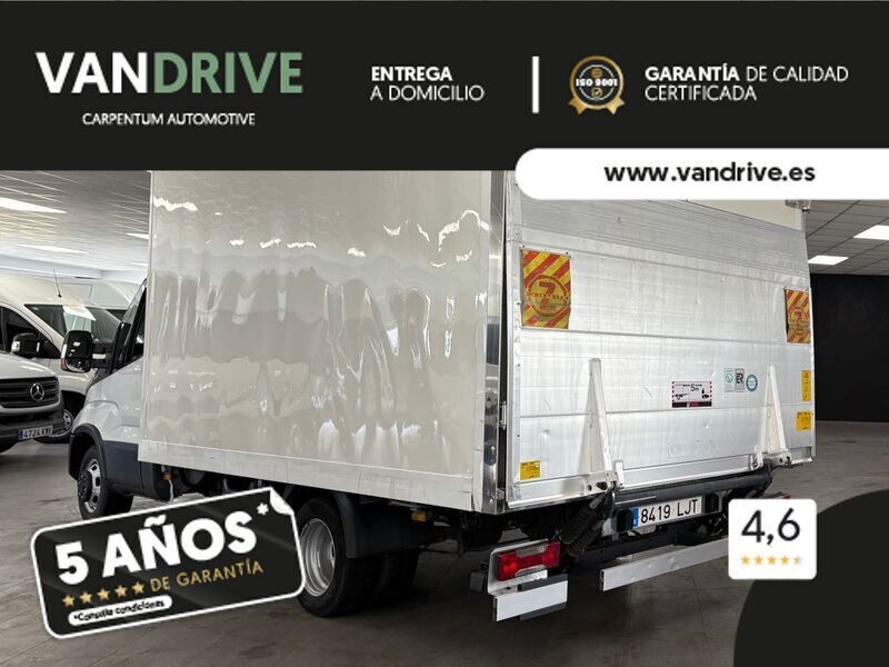 Blanco Usado 2020 Iveco Daily Berlina | 26.900 € - Imagen 1/3