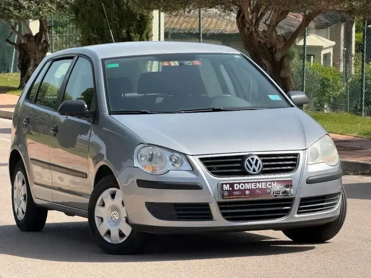 Usado VW Polo Trendline 65 CV (47 kW) 2006 Gris Utilitario