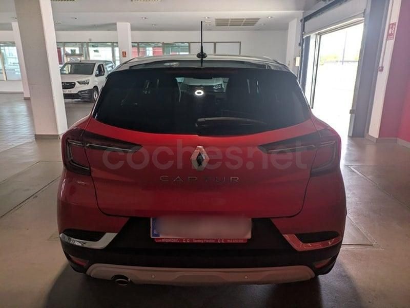 Usado Renault Captur Zen 145 CV (106 kW) 2021 Rojo SUV