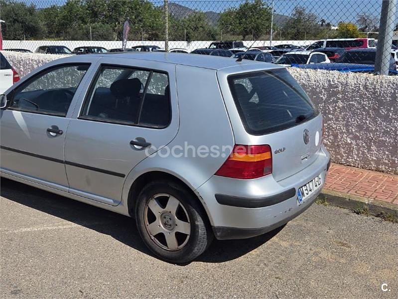Usado VW Golf IV Highline 100 CV (73 kW) 2000 Gris / plata Berlina
