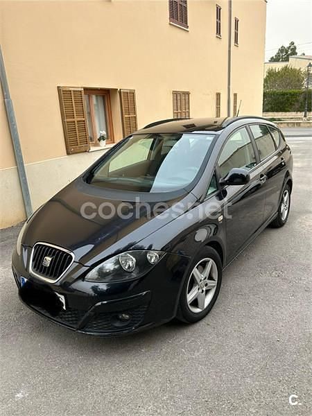 Usado Seat Altea XL Reference 125 CV (91 kW) 2010 Negro Monovolumen