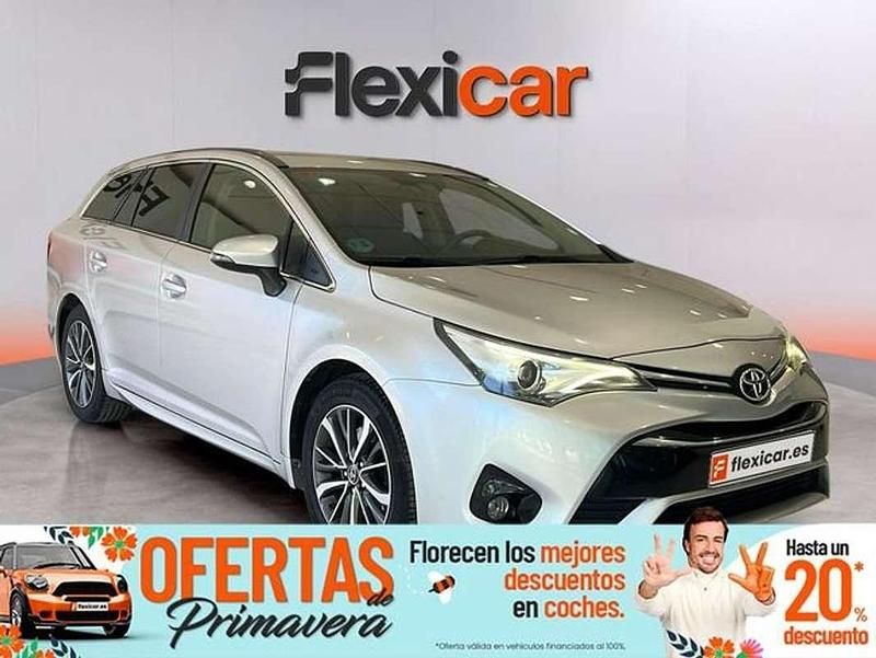 Usado Toyota Avensis Advance 143 CV (105 kW) 2016 Gris Familiar