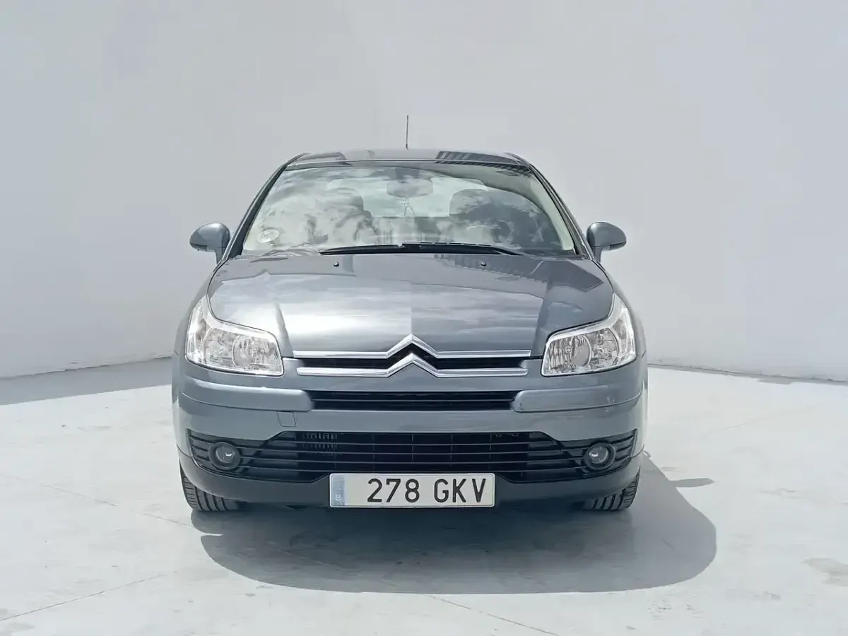 Usado Citroën C4 110 CV (80 kW) 2008 Gris Berlina