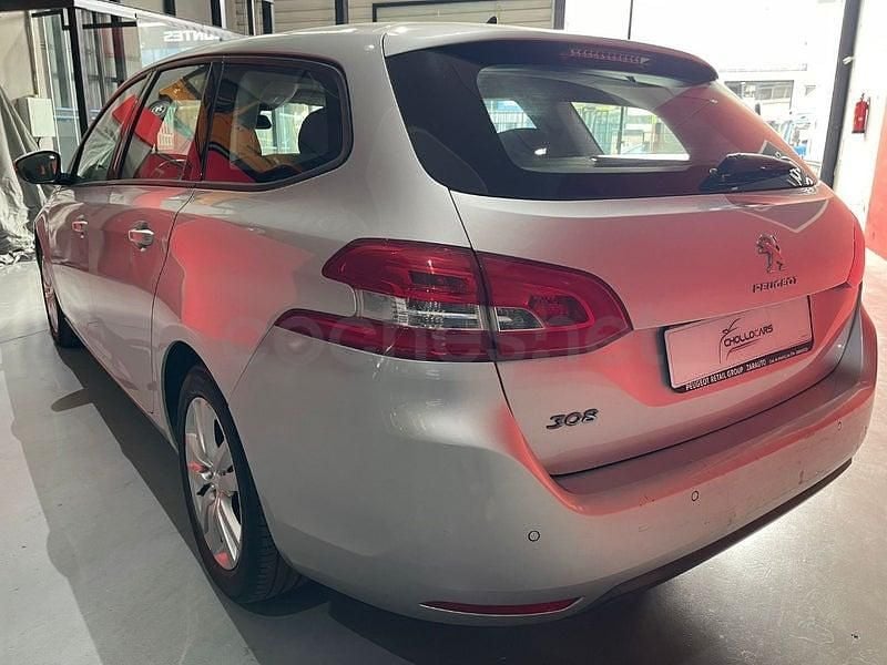 Usado Peugeot 308 SW Active 130 CV (95 kW) 2015 Blanco Familiar