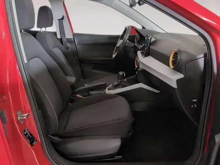 Usado Seat Arona Style 110 CV (80 kW) 2023 Rojo SUV